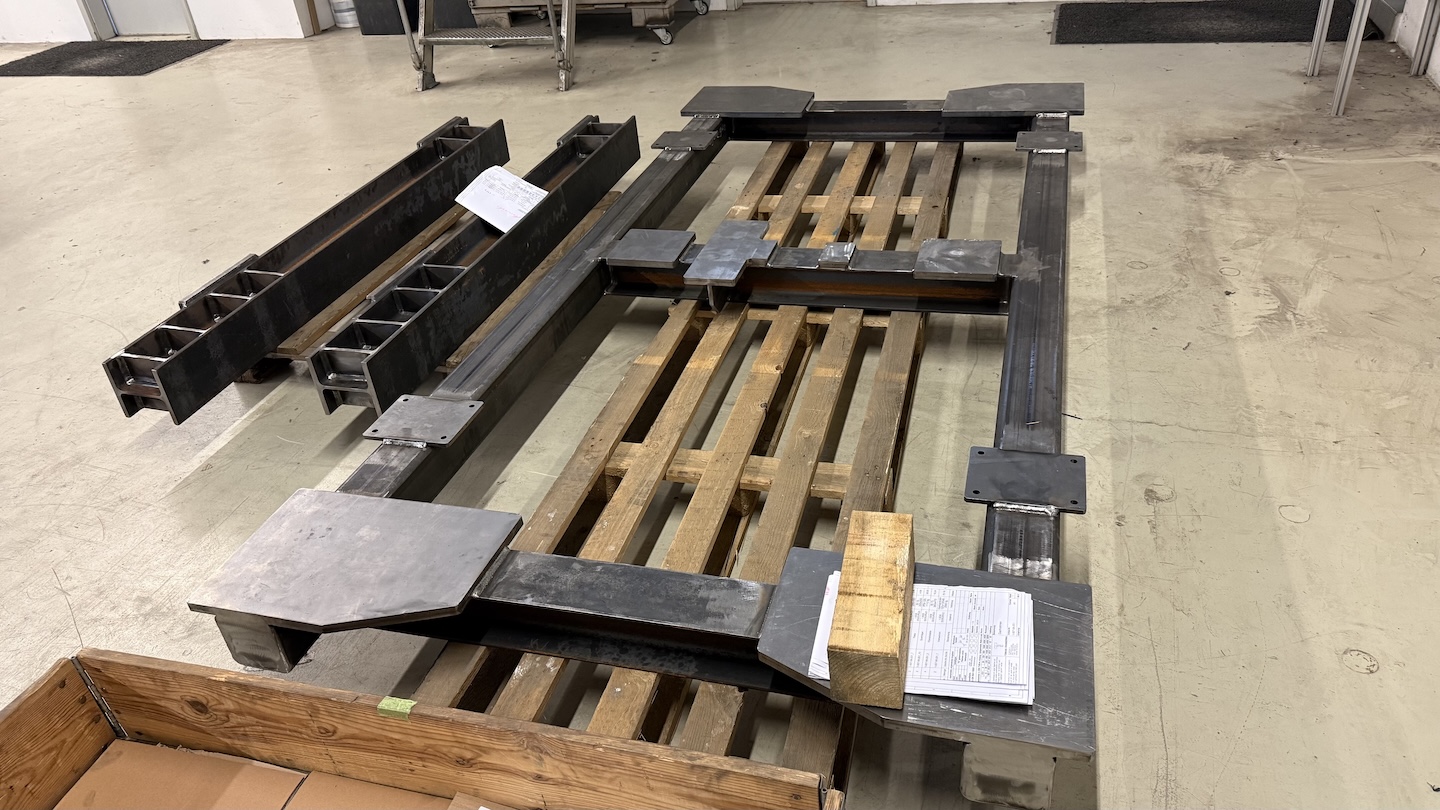 Fertigung von Stahlbaugruppen bei Tomasic Engineering